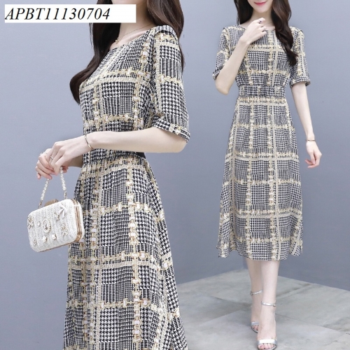 Đầm kẻ xẻ vạt - APBT11130704