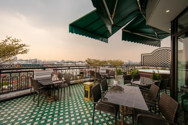 Hanoi Plaza Suite Hotel