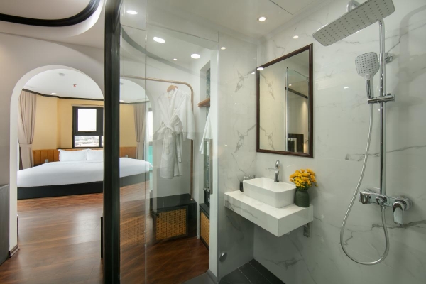 Hanoi Plaza Suite Hotel