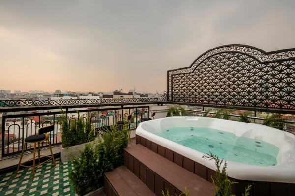 Hanoi Plaza Suite Hotel