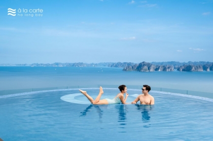 Infinity pool & Four-Season Pool